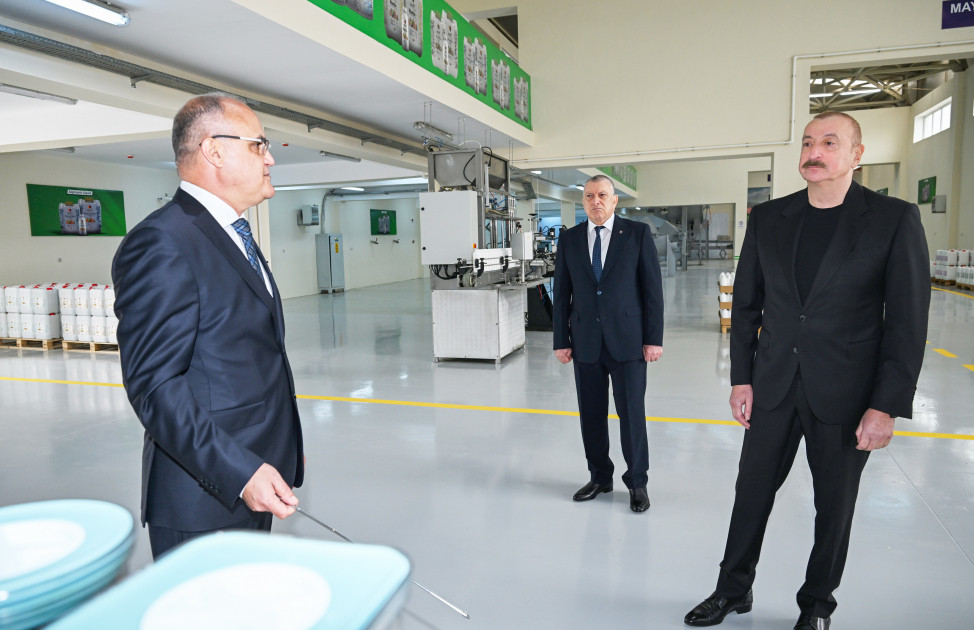 Prezident İlham Əliyev Sabirabadda aqrokimyəvi vasitələrin istehsalı müəssisəsinin fəaliyyəti ilə tanış olub<font color=red> - FOTOLAR</font>