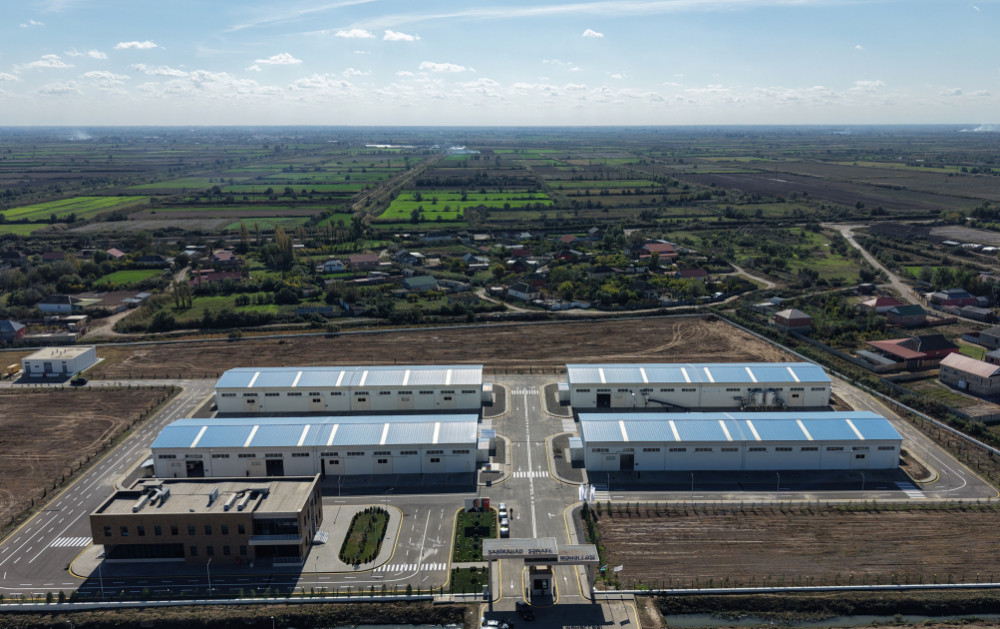 Prezident İlham Əliyev Sabirabadda aqrokimyəvi vasitələrin istehsalı müəssisəsinin fəaliyyəti ilə tanış olub<font color=red> - FOTOLAR</font>