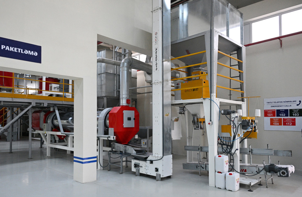 Sabirabad Sənaye Məhəlləsində toxum istehsalı müəssisəsinin fəaliyyəti ilə tanışlıq<font color=red> - FOTOLAR</font>