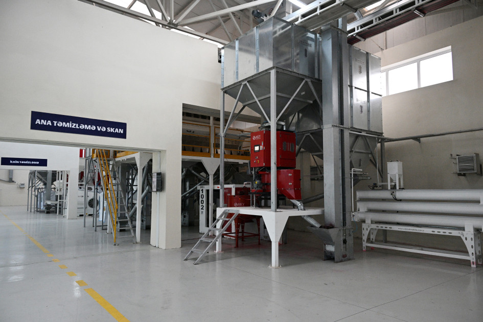 Sabirabad Sənaye Məhəlləsində toxum istehsalı müəssisəsinin fəaliyyəti ilə tanışlıq<font color=red> - FOTOLAR</font>