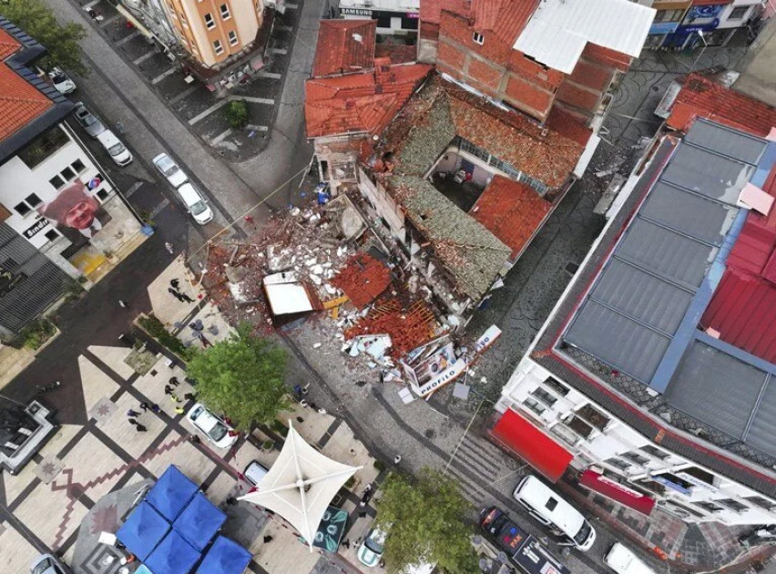 Türkiyədə baş verən zəlzələnin fəsadları aradan qaldırılır<font color=red> - FOTOLAR</font>