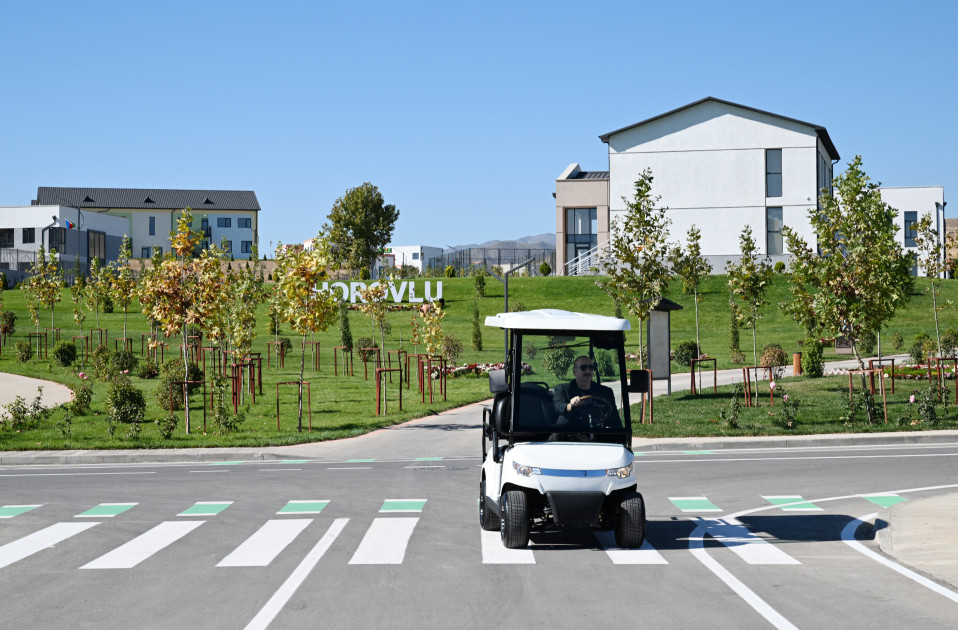 Prezident İlham Əliyev Cəbrayıl rayonunun Horovlu kəndinin birinci mərhələsinin açılışında iştirak edib<font color=red> - FOTOLAR</font>