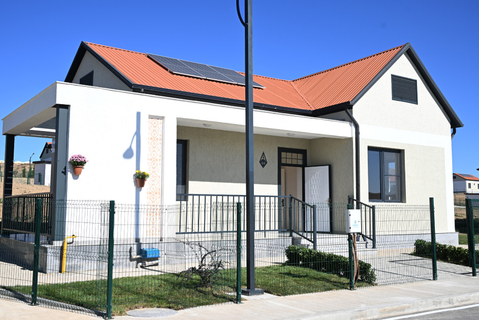 Prezident İlham Əliyev Cəbrayıl rayonunun Horovlu kəndinin birinci mərhələsinin açılışında iştirak edib<font color=red> - FOTOLAR</font>