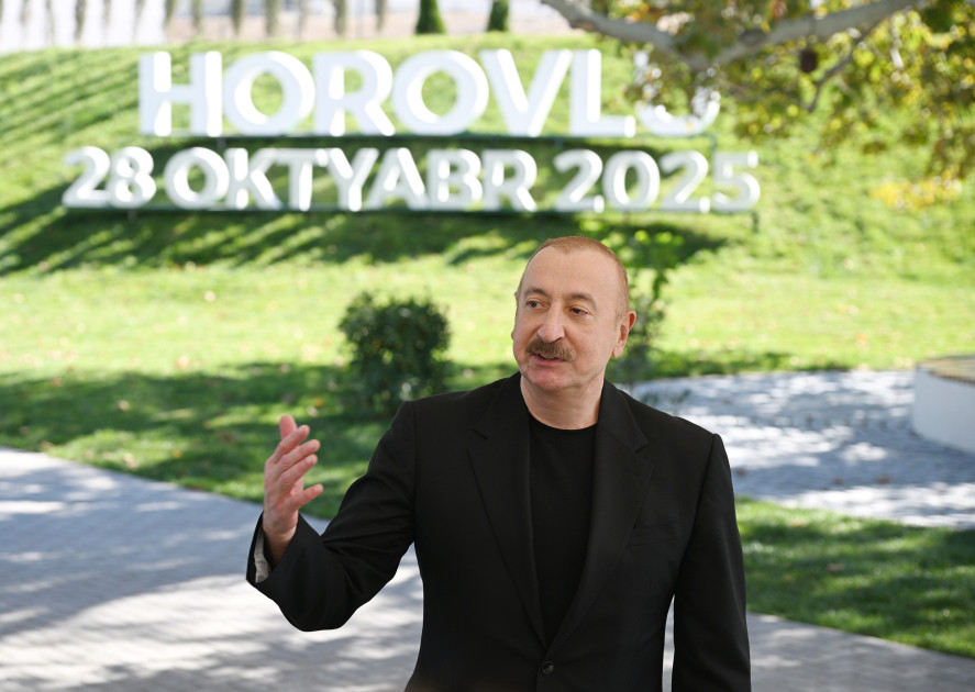 Prezident İlham Əliyev Cəbrayıl rayonunun Horovlu kəndinin sakinlərinə mənzillərin açarlarını təqdim edib<font color='red'> - YENİLƏNƏCƏK</font><font color=red> - FOTOLAR</font>