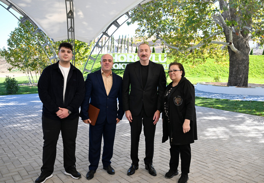 Prezident İlham Əliyev Cəbrayıl rayonunun Horovlu kəndinin sakinlərinə mənzillərin açarlarını təqdim edib<font color='red'> - YENİLƏNƏCƏK</font><font color=red> - FOTOLAR</font>