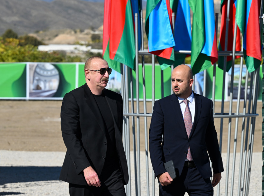 Prezident İlham Əliyev Cəbrayıl şəhər məscidinin təməlini qoyub<font color=red> - FOTOLAR</font>