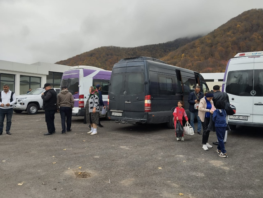 Ağdərənin Vəngli kəndinə növbəti köç olub<font color=red> - FOTOLAR</font>