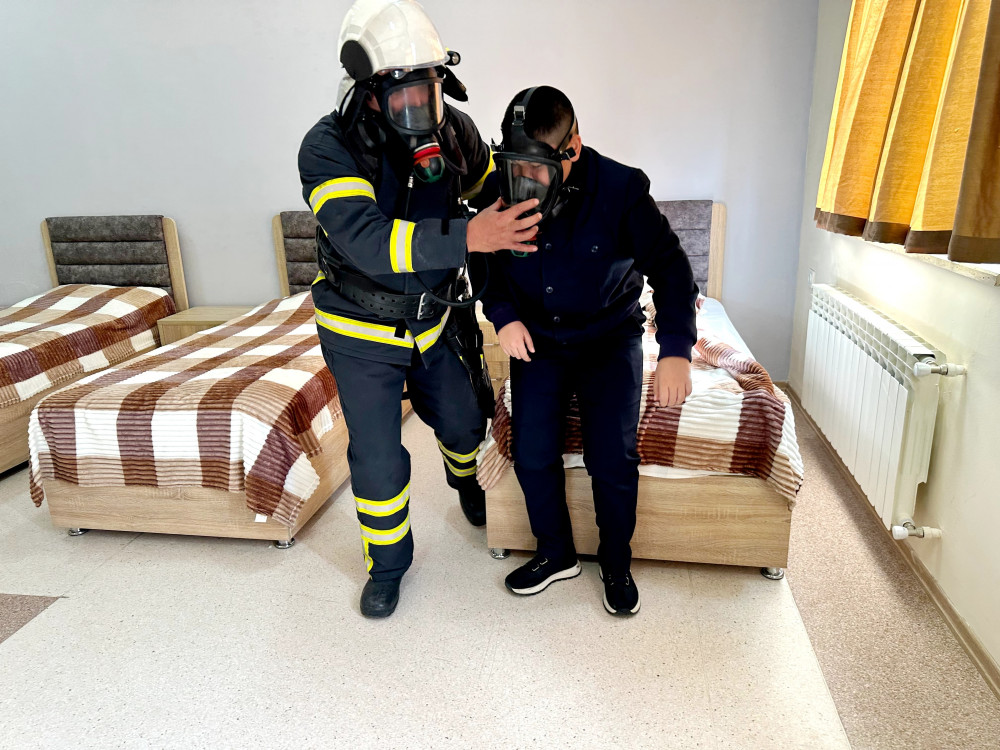 FHN Naxçıvan Dövlət Universitetinin nəzdində Gimnaziyada təlim keçirib<font color=red> - FOTOLAR</font>