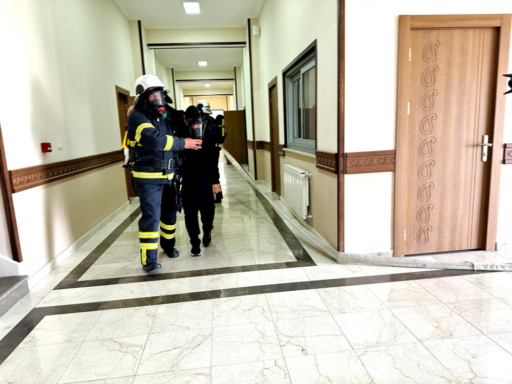 FHN Naxçıvan Dövlət Universitetinin nəzdində Gimnaziyada təlim keçirib<font color=red> - FOTOLAR</font>