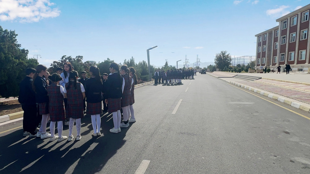 FHN Naxçıvan Dövlət Universitetinin nəzdində Gimnaziyada təlim keçirib<font color=red> - FOTOLAR</font>