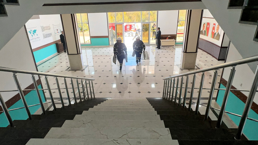 FHN Naxçıvan Dövlət Universitetinin nəzdində Gimnaziyada təlim keçirib<font color=red> - FOTOLAR</font>