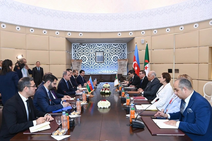 Azərbaycan və Əlcəzair XİN başçıları arasında görüş keçirilib<font color='red'> - YENİLƏNİB</font><font color=red> - FOTOLAR</font>