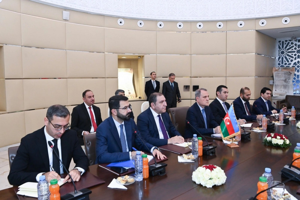 Azərbaycan və Əlcəzair XİN başçıları arasında görüş keçirilib<font color='red'> - YENİLƏNİB</font><font color=red> - FOTOLAR</font>