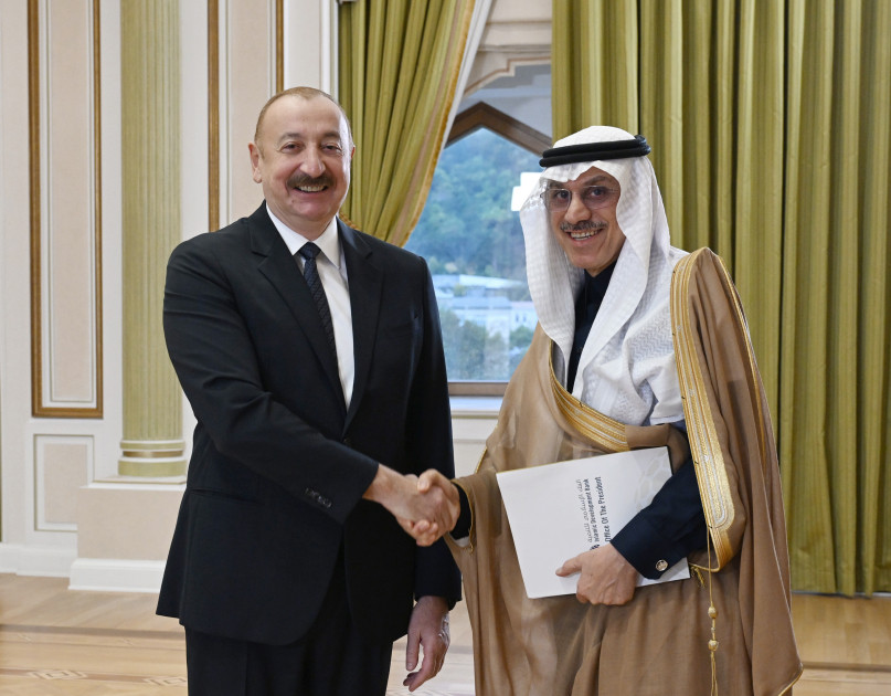 Prezident İlham Əliyev Ərəb Koordinasiya Qrupuna daxil olan üzv qurumların rəhbər şəxslərindən ibarət nümayəndə heyətini qəbul edib<font color=red> - FOTOLAR</font>