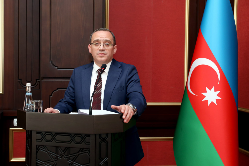 Naxçıvanda fəaliyyət göstərən bir sıra dövlət orqanlarının (qurumlarının) mətbuat xidmətlərinin nümayəndələri üçün təlim keçilib<font color=red> - FOTOLAR</font>