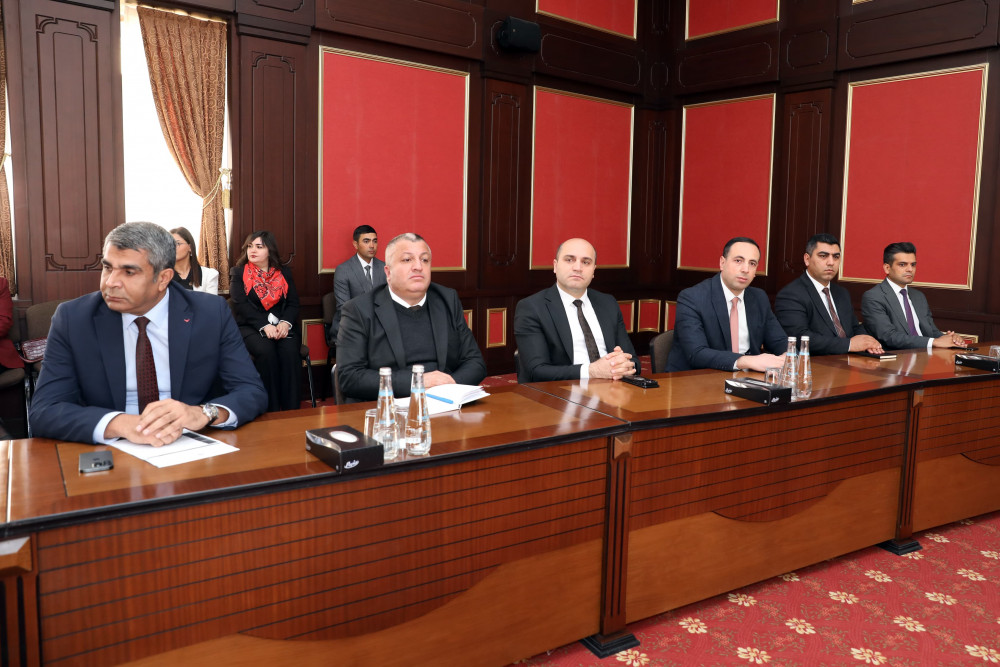 Naxçıvanda fəaliyyət göstərən bir sıra dövlət orqanlarının (qurumlarının) mətbuat xidmətlərinin nümayəndələri üçün təlim keçilib<font color=red> - FOTOLAR</font>