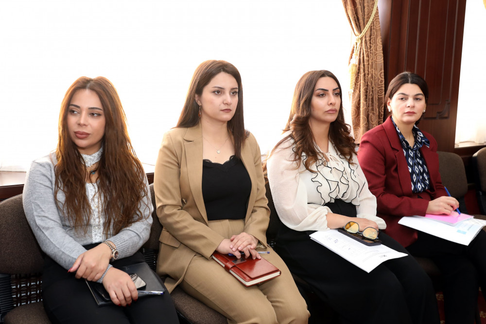 Naxçıvanda fəaliyyət göstərən bir sıra dövlət orqanlarının (qurumlarının) mətbuat xidmətlərinin nümayəndələri üçün təlim keçilib<font color=red> - FOTOLAR</font>