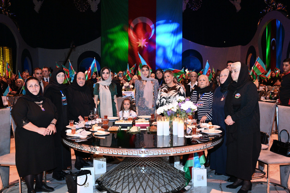 Şəhid analarının iştirakı ilə Vətən müharibəsində Zəfərin 5 illiyinə həsr olunmuş tədbir keçirilib<font color=red> - FOTOLAR</font>