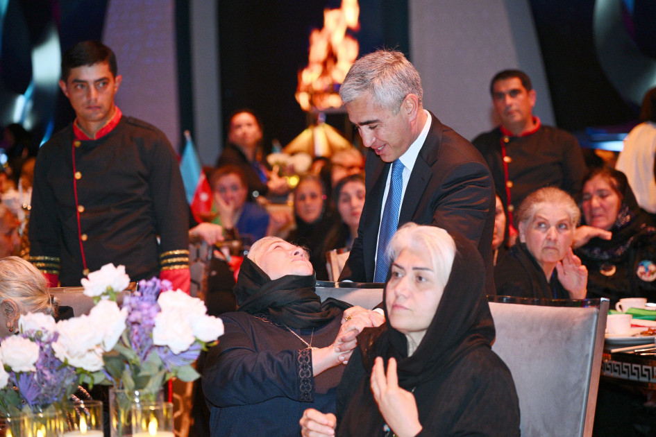 Şəhid analarının iştirakı ilə Vətən müharibəsində Zəfərin 5 illiyinə həsr olunmuş tədbir keçirilib<font color=red> - FOTOLAR</font>