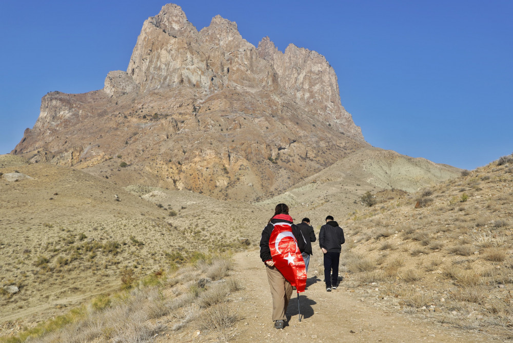 Naxçıvanda Zəfər Günü münasibətilə Hacadağa zirvə yürüşü təşkil olunub<font color=red> - FOTOLAR</font>