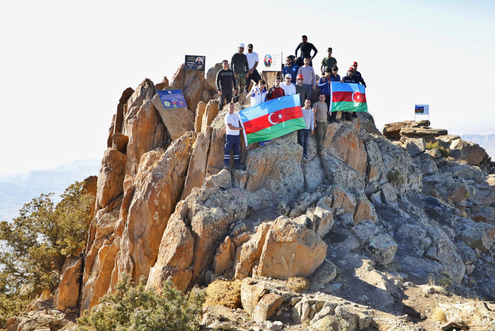 Naxçıvanda Zəfər Günü münasibətilə Hacadağa zirvə yürüşü təşkil olunub<font color=red> - FOTOLAR</font>