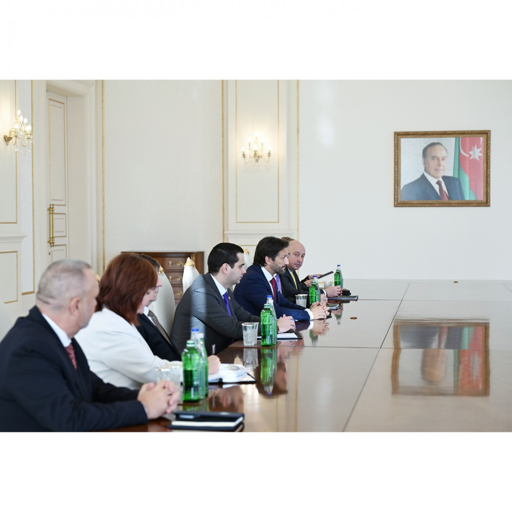 İlham Əliyev Slovakiya Baş nazirinin müavininin başçılıq etdiyi nümayəndə heyətini qəbul edib<font color=red> - FOTOLAR</font>