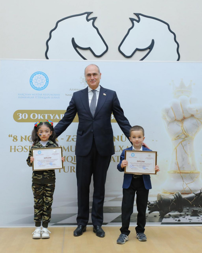 Naxçıvanda 8 Noyabr – Zəfər Gününə həsr olunmuş  beynəlxalq reytinqli şahmat turnirində qalib olan  şahmatçıların mükafatlandırma tədbiri keçirilib<font color=red> - FOTOLAR</font>