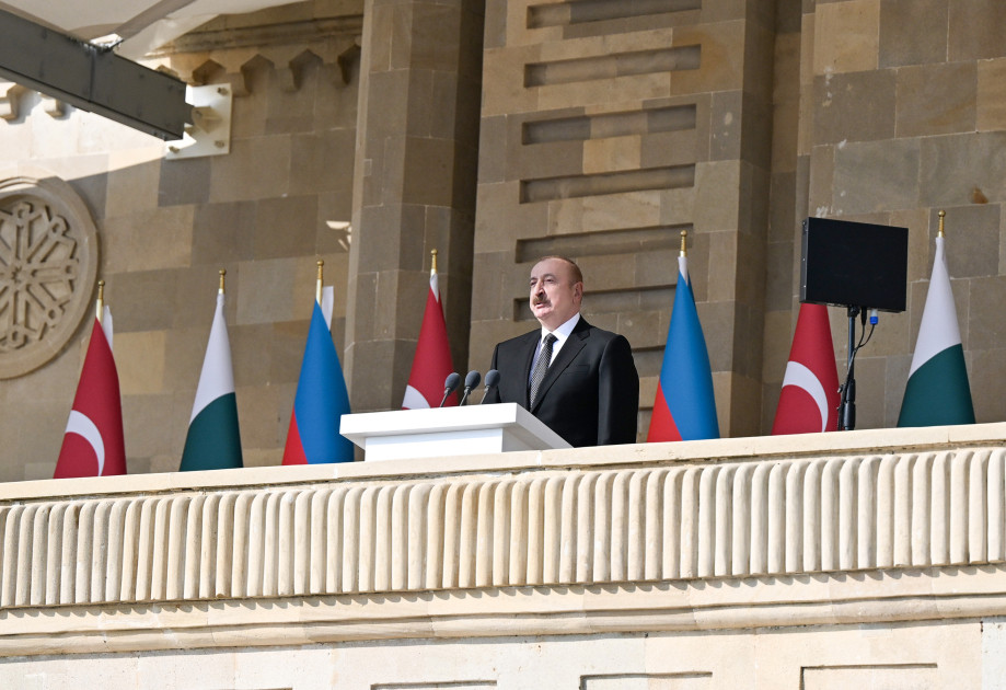 Bakıda Vətən müharibəsində Qələbənin beşinci ildönümünə həsr olunmuş Hərbi parad keçirilir <font color='red'> - YENİLƏNİB 3</font><font color=red> - FOTOLAR</font>