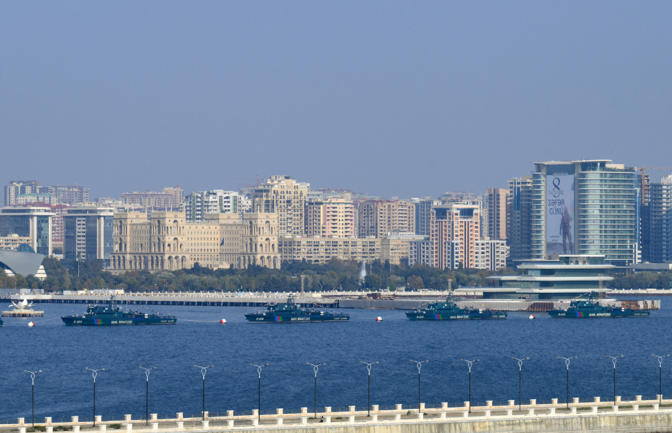Bakıda Vətən müharibəsində Qələbənin beşinci ildönümünə həsr olunmuş Hərbi parad keçirilir <font color='red'> - YENİLƏNİB 3</font><font color=red> - FOTOLAR</font>