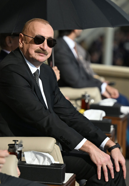 Bakıda Vətən müharibəsində Qələbənin beşinci ildönümünə həsr olunmuş Hərbi parad keçirilir <font color='red'> - YENİLƏNİB 3</font><font color=red> - FOTOLAR</font>