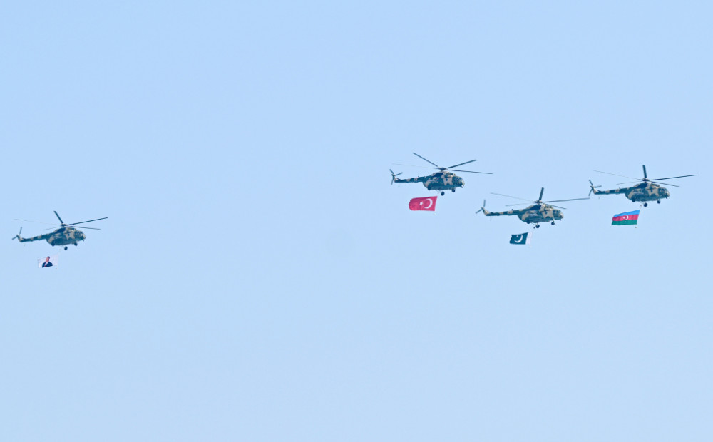 Bakıda Vətən müharibəsində Qələbənin beşinci ildönümünə həsr olunmuş Hərbi parad keçirilir <font color='red'> - YENİLƏNİB 3</font><font color=red> - FOTOLAR</font>