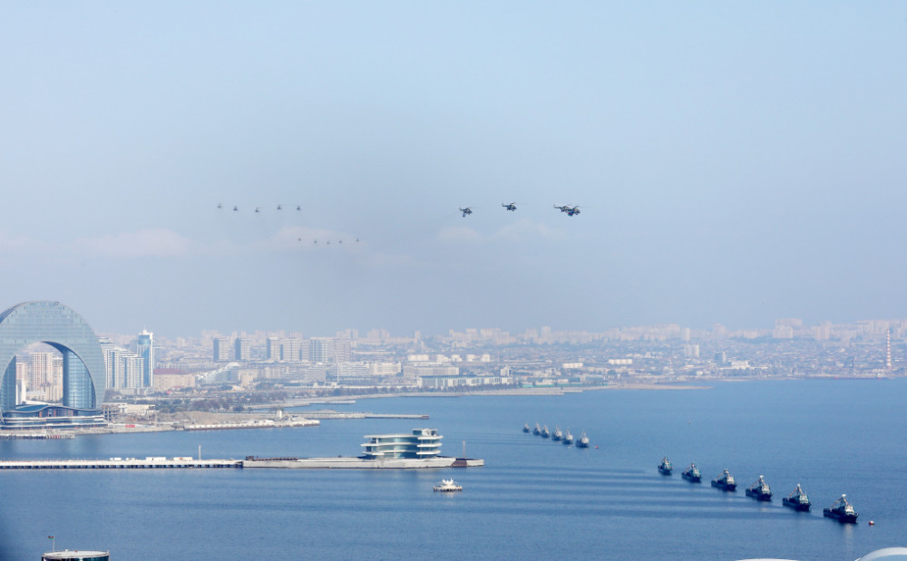 Bakıda Vətən müharibəsində Qələbənin beşinci ildönümünə həsr olunmuş Hərbi parad keçirilir <font color='red'> - YENİLƏNİB 3</font><font color=red> - FOTOLAR</font>