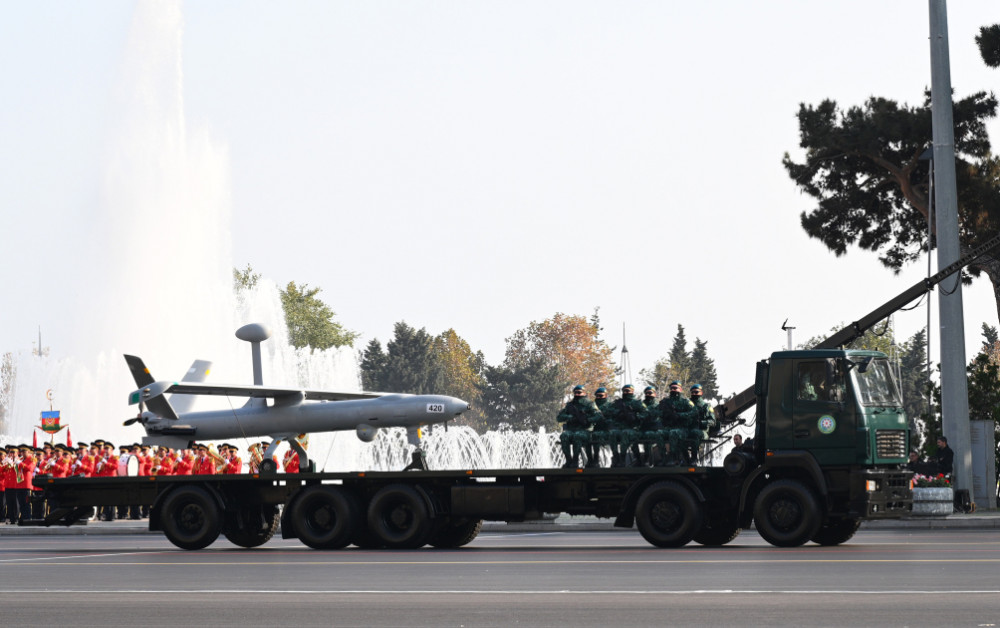 Bakıda Vətən müharibəsində Qələbənin beşinci ildönümünə həsr olunmuş Hərbi parad keçirilir <font color='red'> - YENİLƏNİB 3</font><font color=red> - FOTOLAR</font>