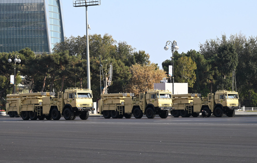Bakıda Vətən müharibəsində Qələbənin beşinci ildönümünə həsr olunmuş Hərbi parad keçirilir <font color='red'> - YENİLƏNİB 3</font><font color=red> - FOTOLAR</font>