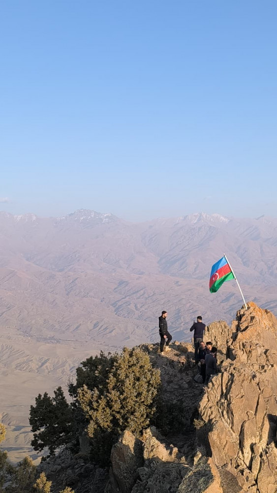 NDU-nun müəllim və tələbələri Haçadağa zirvə yürüşü edib<font color=red> - FOTOLAR</font>