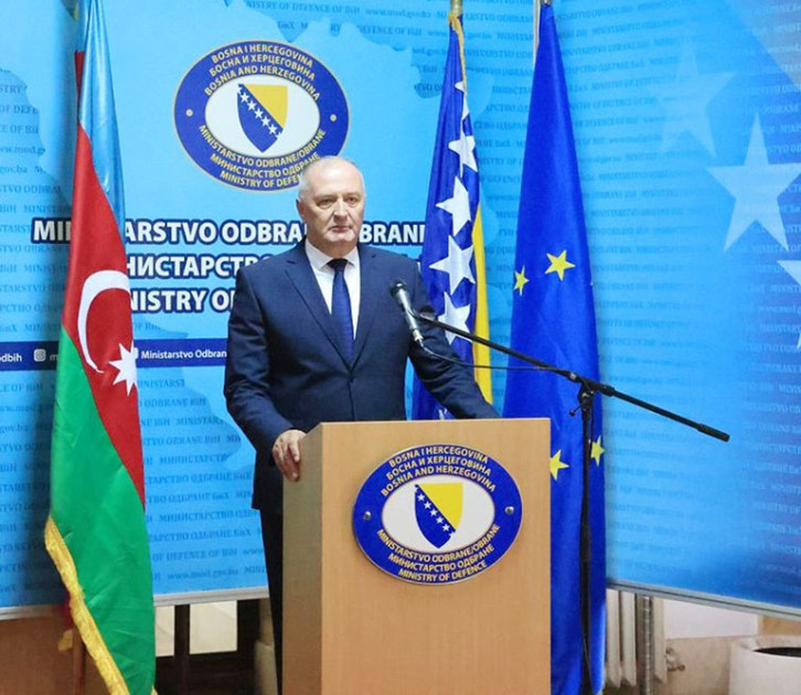 Azərbaycan ilə Bosniya və Herseqovina arasında hərbi əməkdaşlıq məsələləri müzakirə olunub<font color=red> - FOTOLAR</font>