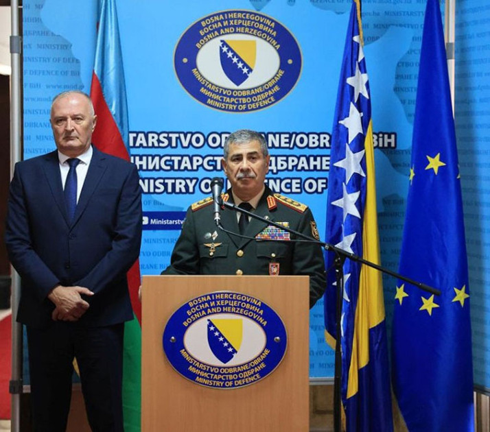 Azərbaycan ilə Bosniya və Herseqovina arasında hərbi əməkdaşlıq məsələləri müzakirə olunub<font color=red> - FOTOLAR</font>