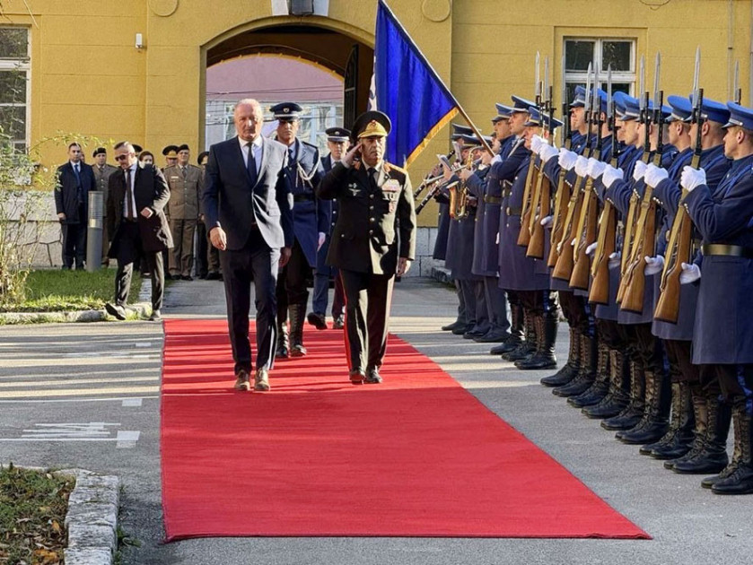 Azərbaycan ilə Bosniya və Herseqovina arasında hərbi əməkdaşlıq məsələləri müzakirə olunub<font color=red> - FOTOLAR</font>