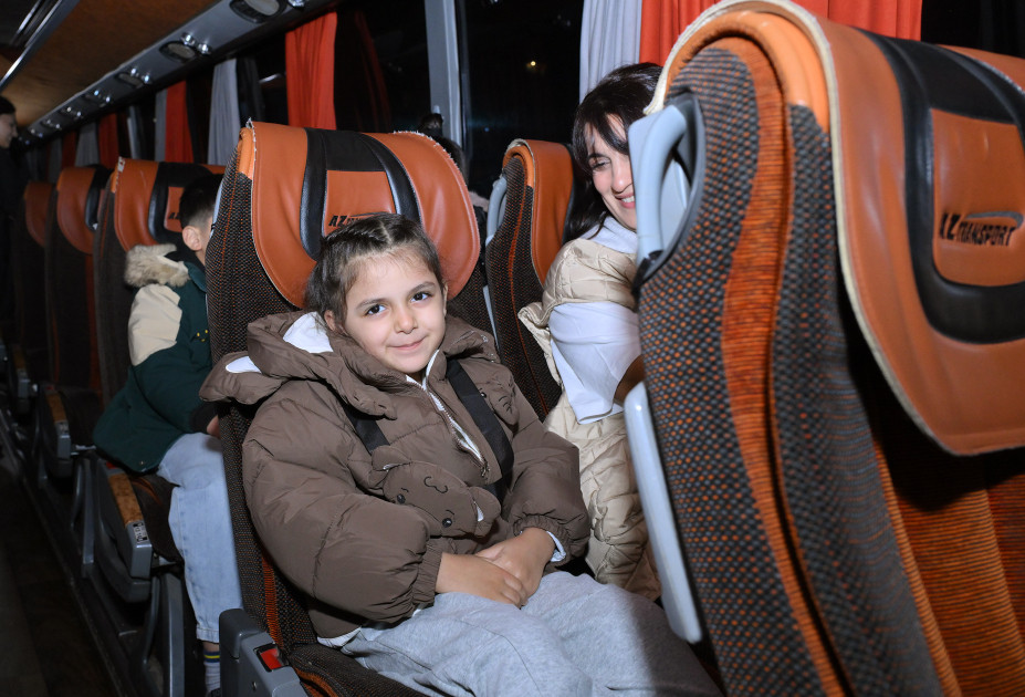 Zəngilan rayonunun Ağalı kəndinə növbəti köç karvanı yola salınıb<font color=red> - FOTOLAR</font>