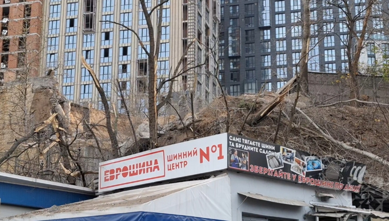 Kiyevə raket hücumu zamanı Azərbaycanın Ukraynadakı səfirliyinə ciddi ziyan dəyib<font color=red> - FOTOLAR</font>