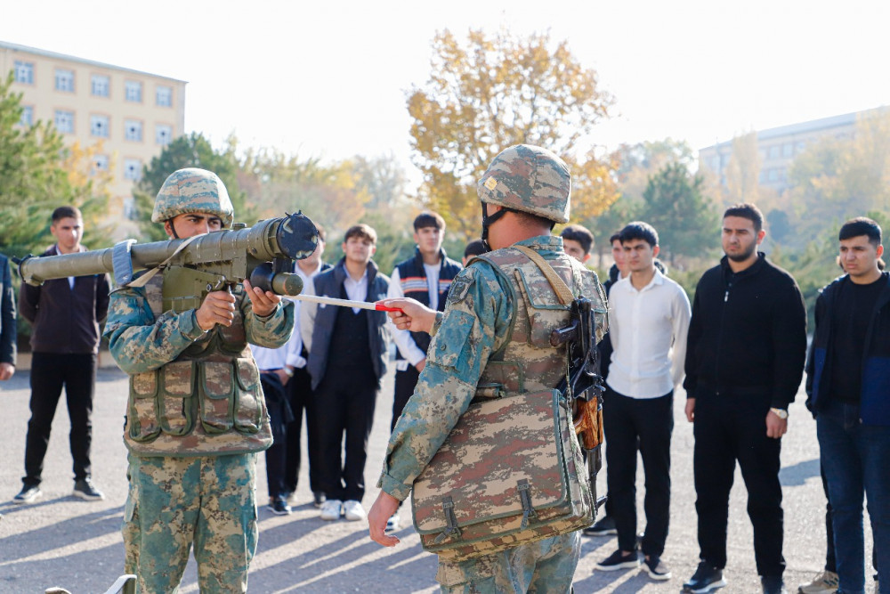 Naxçıvanda gənclərin hərbçilərlə ənənəvi görüşləri davam etdirilir<font color=red> - FOTOLAR</font>