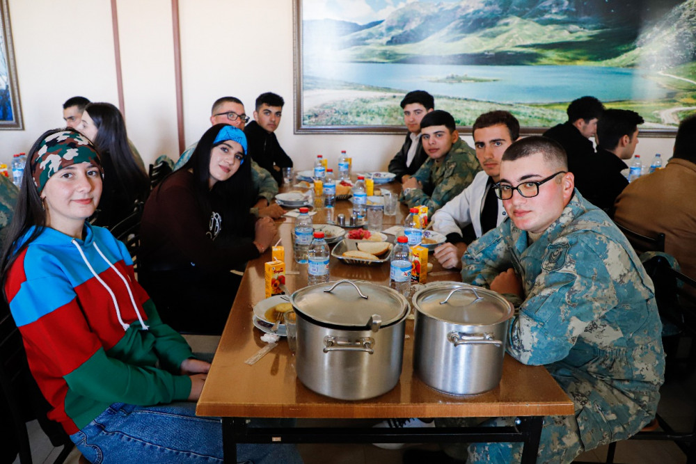 Naxçıvanda gənclərin hərbçilərlə ənənəvi görüşləri davam etdirilir<font color=red> - FOTOLAR</font>