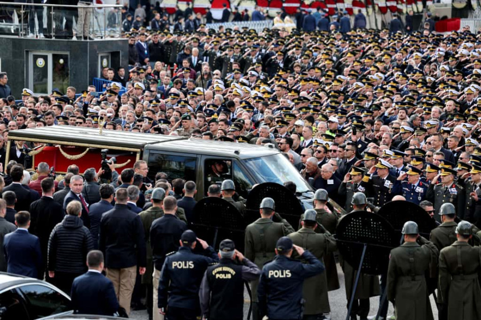 Türkiyə Hərbi Hava Qüvvələrinə məxsus təyyarədə həlak olanların dəfn mərasimində rəsmi şəxslər iştirak ediblər<font color=red> - FOTOLAR</font>