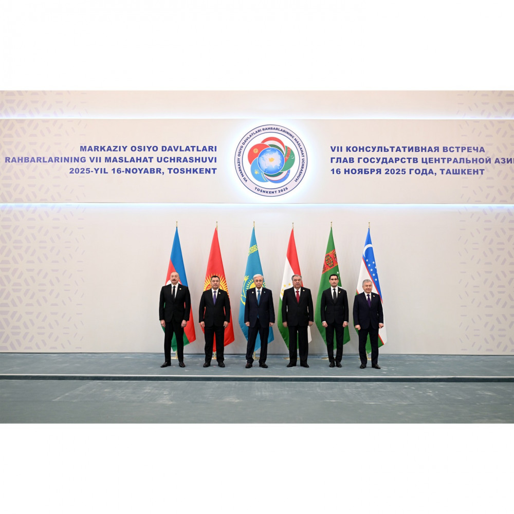 Prezident İlham Əliyev Daşkənddəki Konqres Mərkəzinə gəlib<font color=red> - FOTOLAR</font>