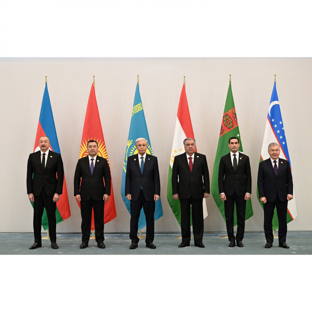 Prezident İlham Əliyev Daşkənddəki Konqres Mərkəzinə gəlib<font color=red> - FOTOLAR</font>