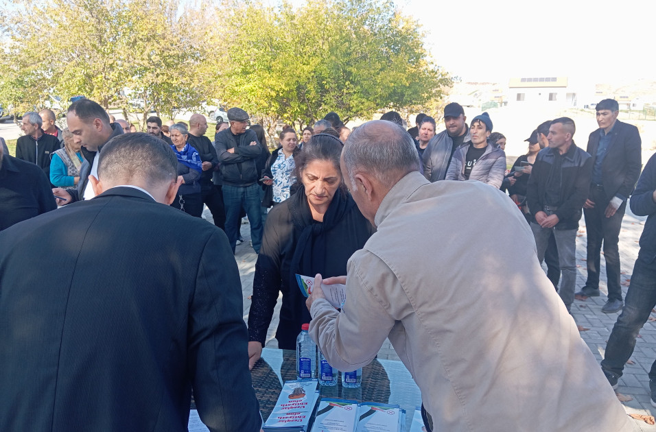 Horovlu kəndində daha 37 ailəyə evlərin açarları təqdim olunub<font color=red> - FOTOLAR</font>