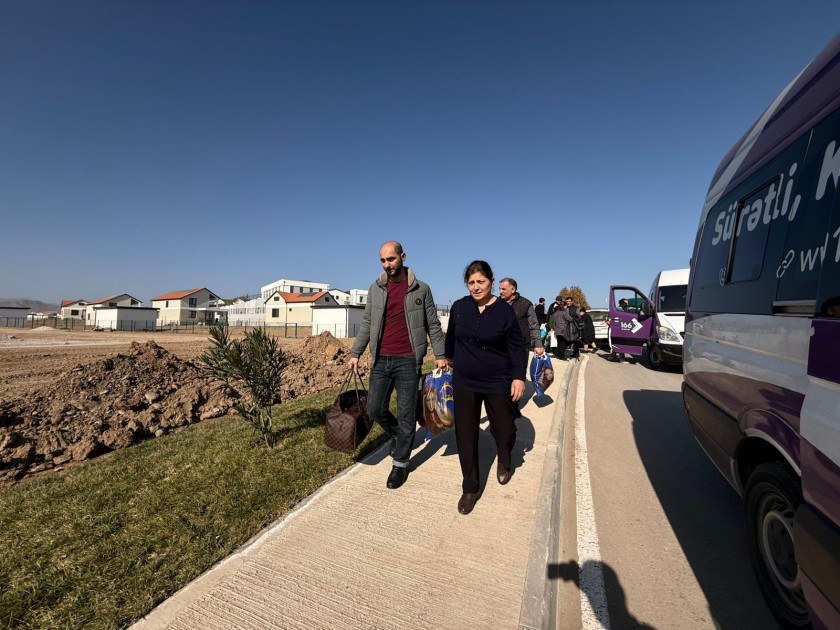 Horovlu kəndində daha 37 ailəyə evlərin açarları təqdim olunub<font color=red> - FOTOLAR</font>