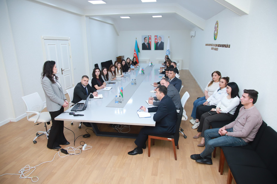 Naxçıvanda orta tibb işçilərinin işə qəbul prosesi elektron qaydada həyata keçirilir<font color=red> - FOTOLAR</font>