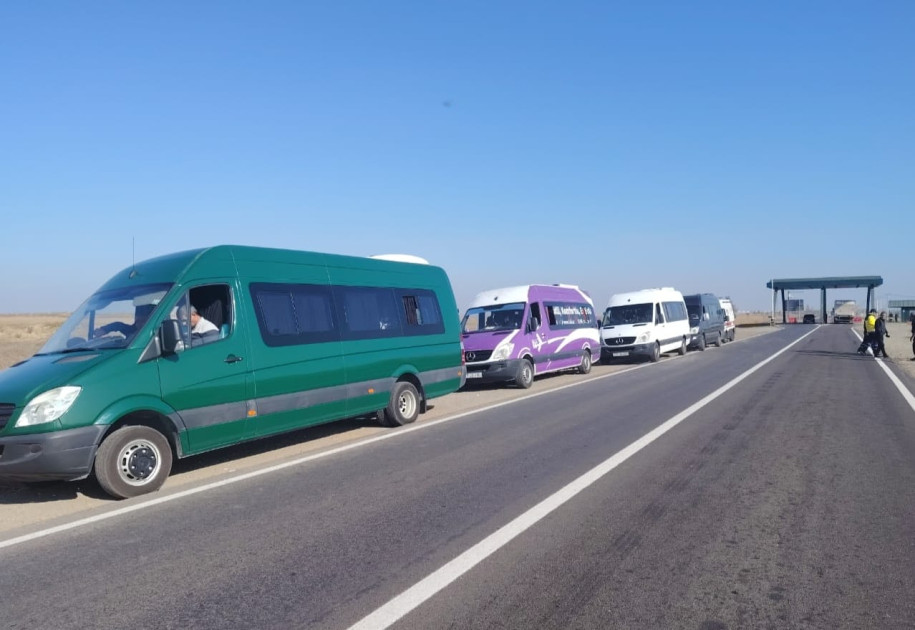 Bu gün Xocavəndin Qırmızı Bazar qəsəbəsi və Sos kəndinə 41 ailə yola salınıb<font color=red> - FOTOLAR</font>