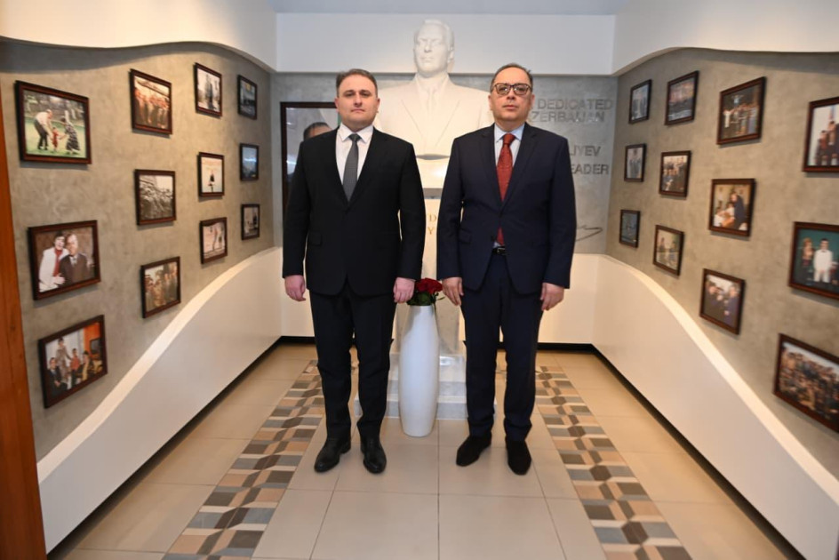 Azərbaycanın müdafiə sənayesi naziri Keniya Prezidenti ilə görüşüb<font color=red> - FOTOLAR</font>